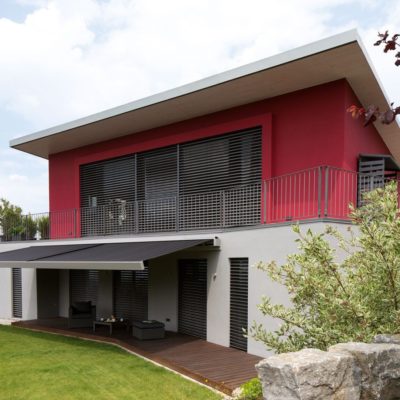 Raffstore von WAREMA Raffstore für den Sonnenschutz vor den Fenstern